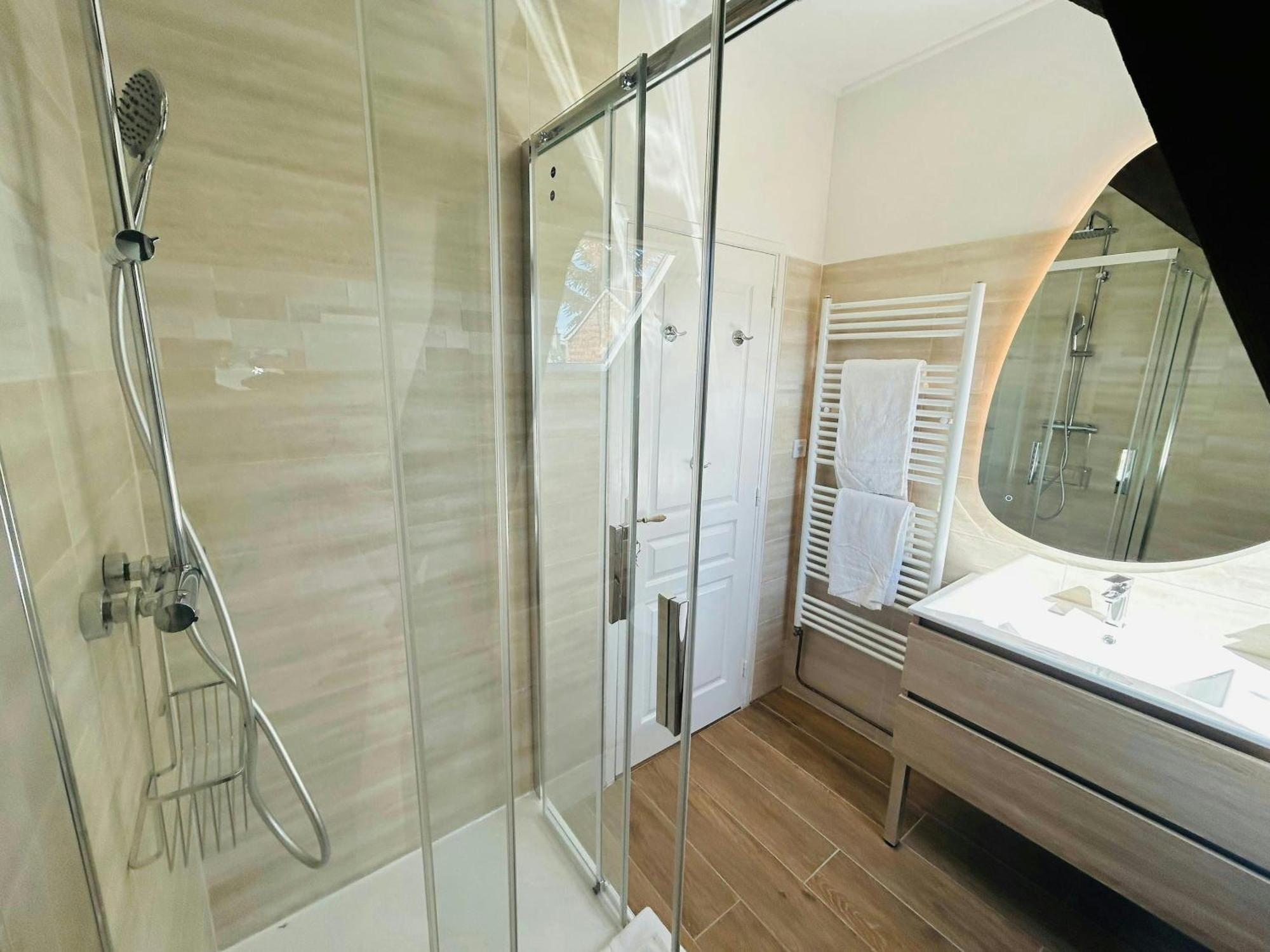 Appartement Le Majestueux Brulee Hypercentre Parking à Reims Extérieur photo