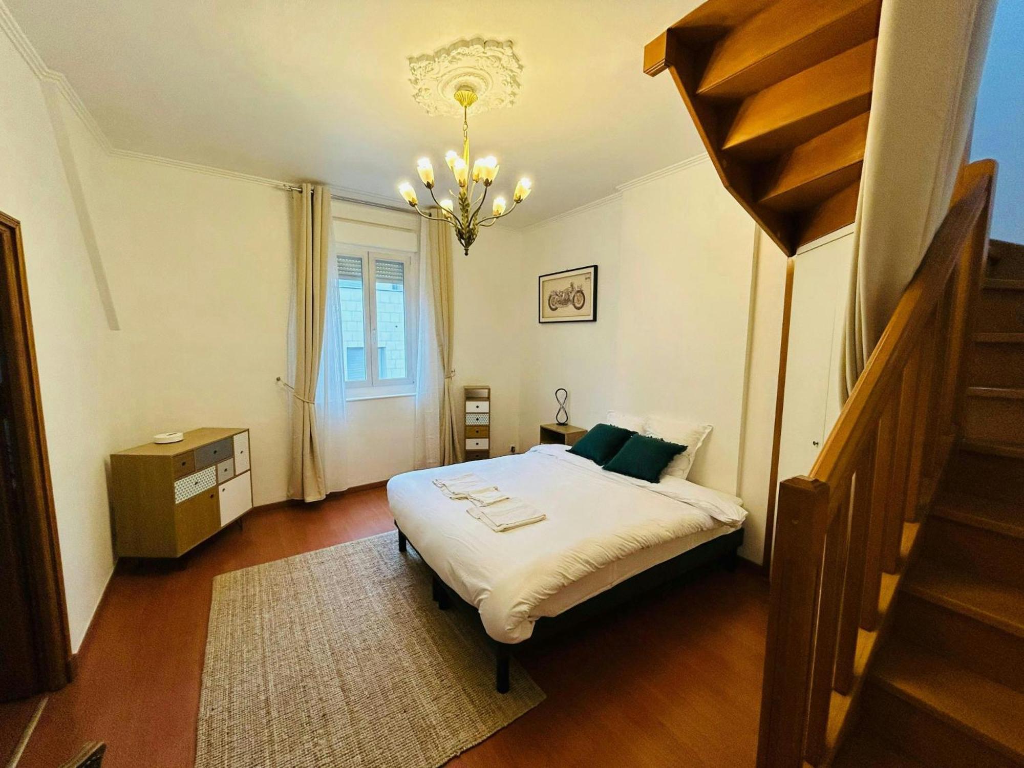 Appartement Le Majestueux Brulee Hypercentre Parking à Reims Extérieur photo